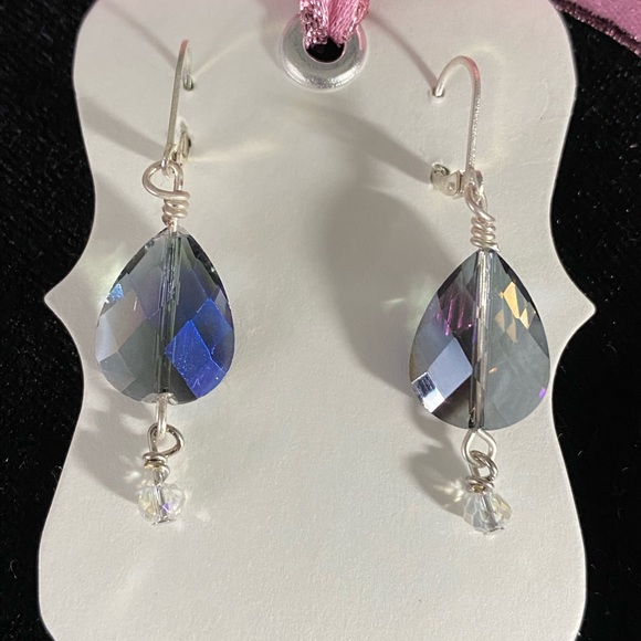 ꨄ 𝑅𝑜𝑚𝑎𝑛𝑡𝑖𝑐 𝐸𝑎𝑟𝑟𝑖𝑛𝑔𝑠 ꨄ - Picture 2 of 3